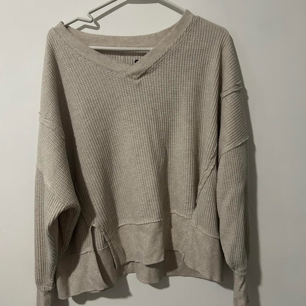 Relaxed V-Neck Waffle Knit Sweater in Light Taupe